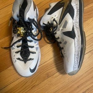 Lebron James Flywire Diamond Collection Mens 8.5